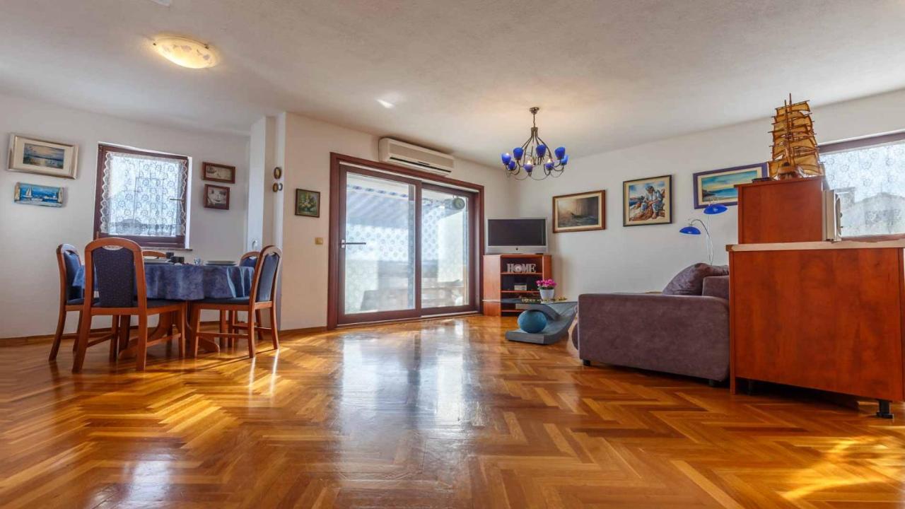 Apartman Mauro Malinska Exteriér fotografie