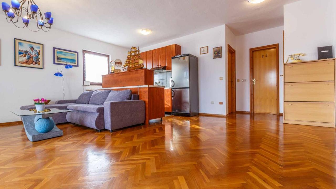 Apartman Mauro Malinska Exteriér fotografie